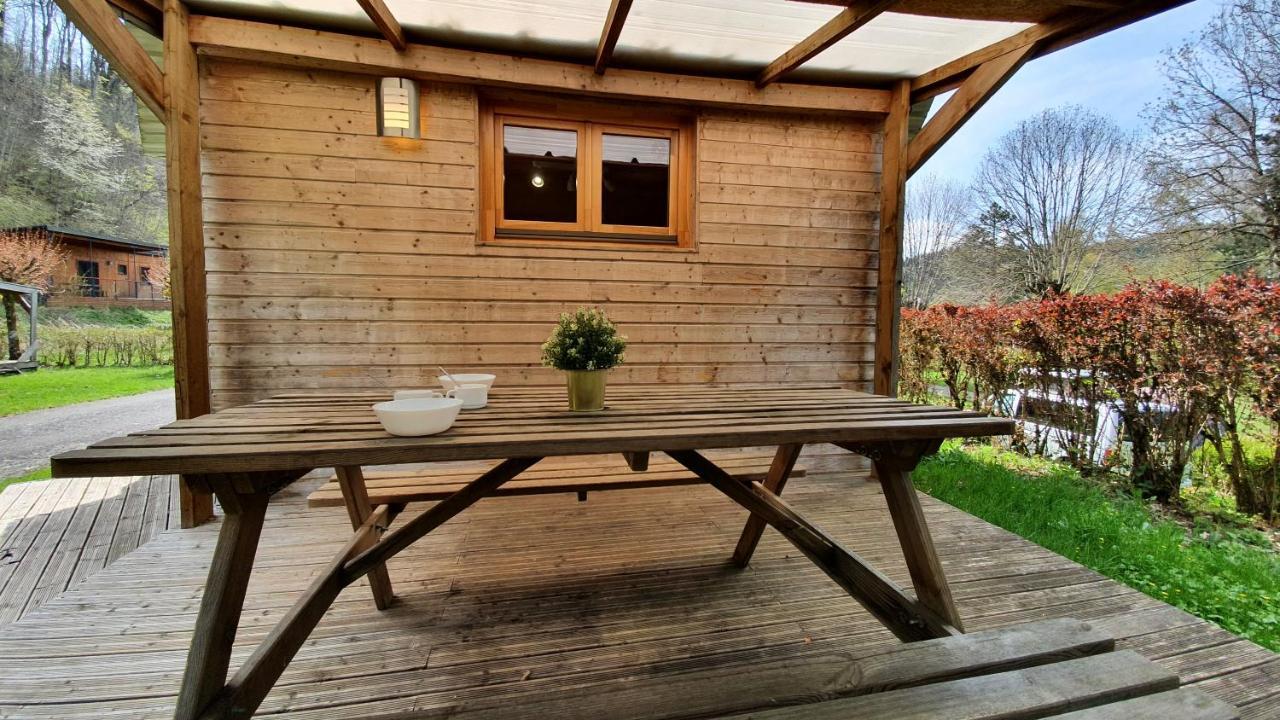 Camping Les Vernieres La Bourboule Sancy Exterior photo
