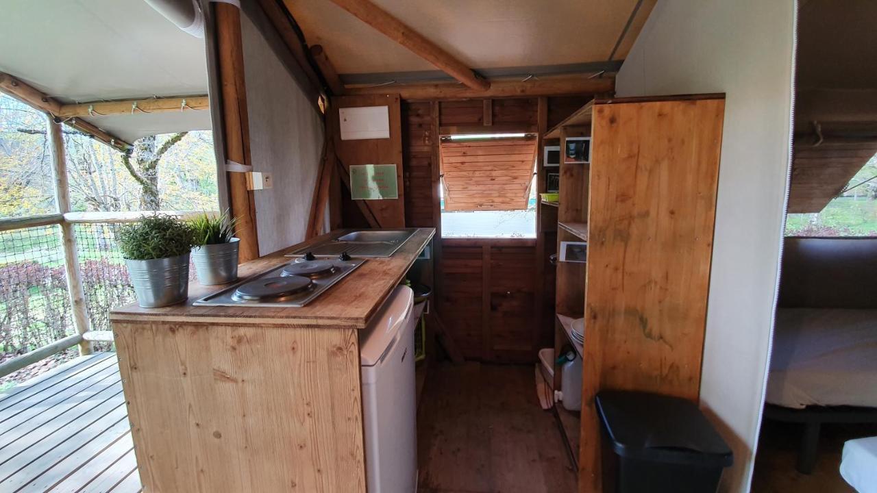 Camping Les Vernieres La Bourboule Sancy Exterior photo